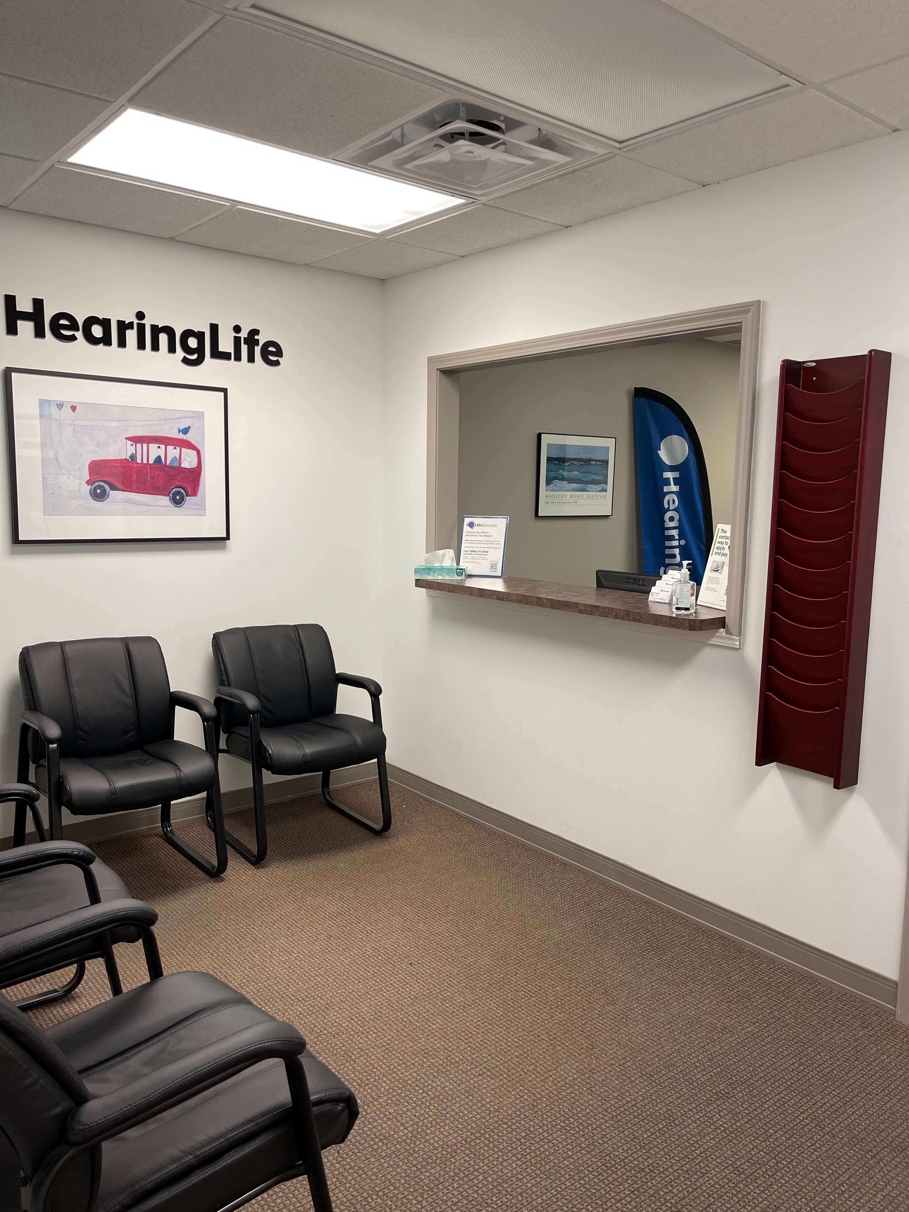 Plymouth MI – HearingLife office inside